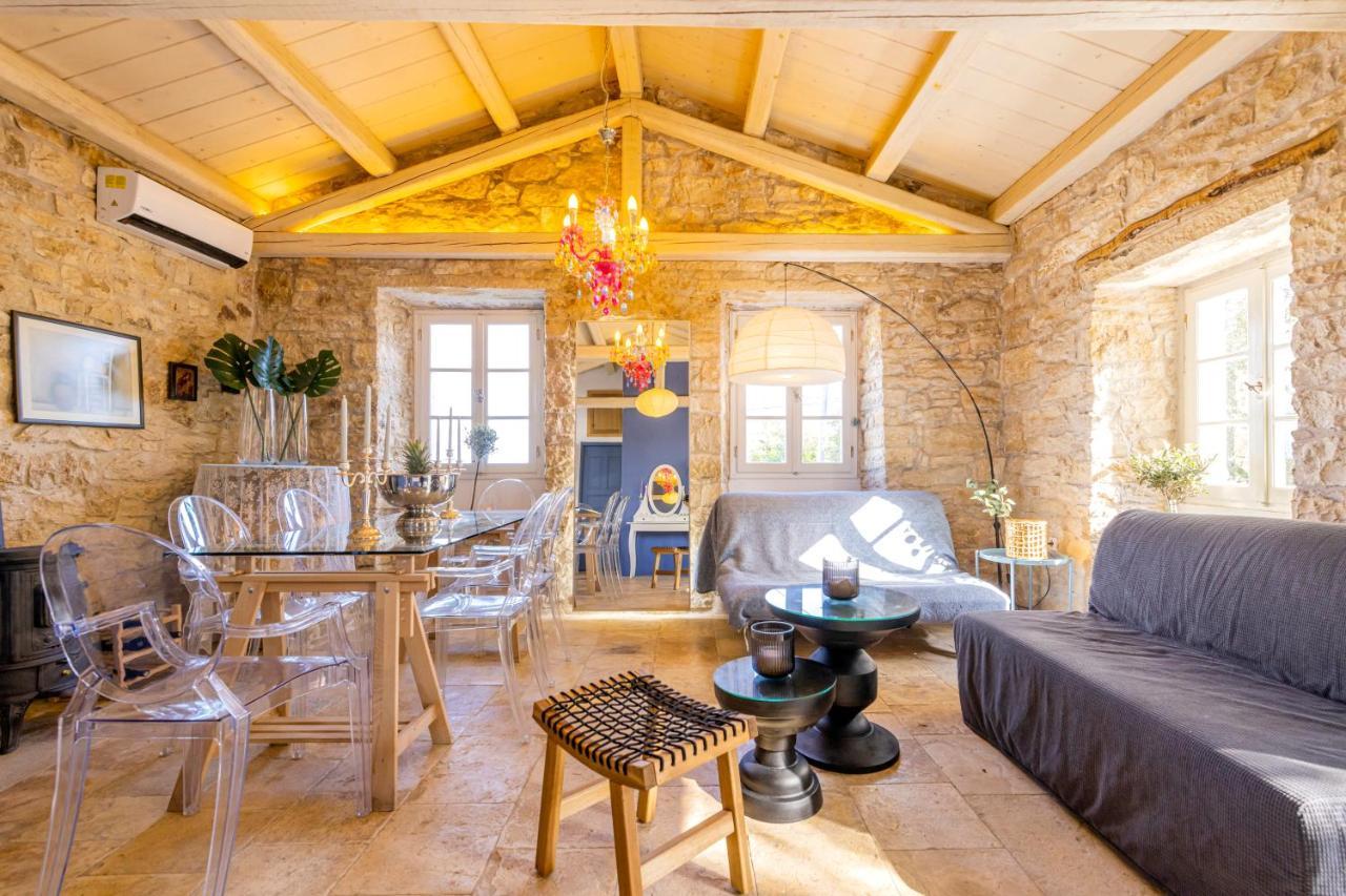 Entire Filitsa's Stonehouse In Paxos With Pool גאיוס