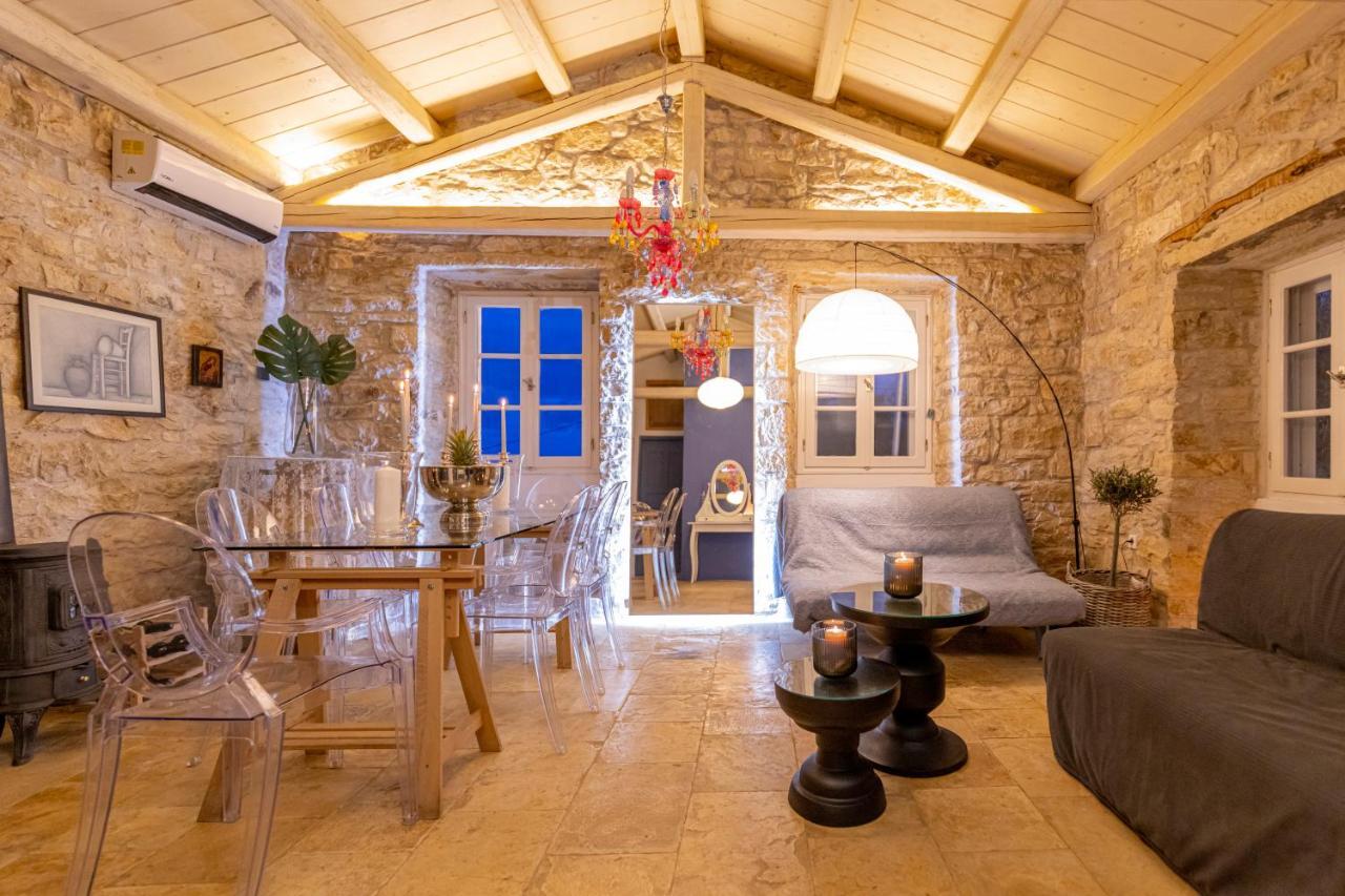 Entire Filitsa's Stonehouse In Paxos With Pool בית נופש *