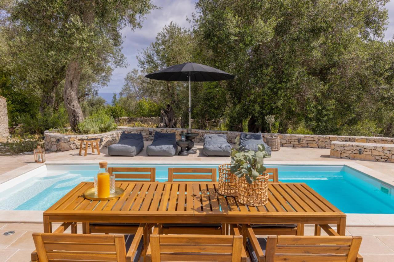 Entire Filitsa's Stonehouse In Paxos With Pool בית נופש *